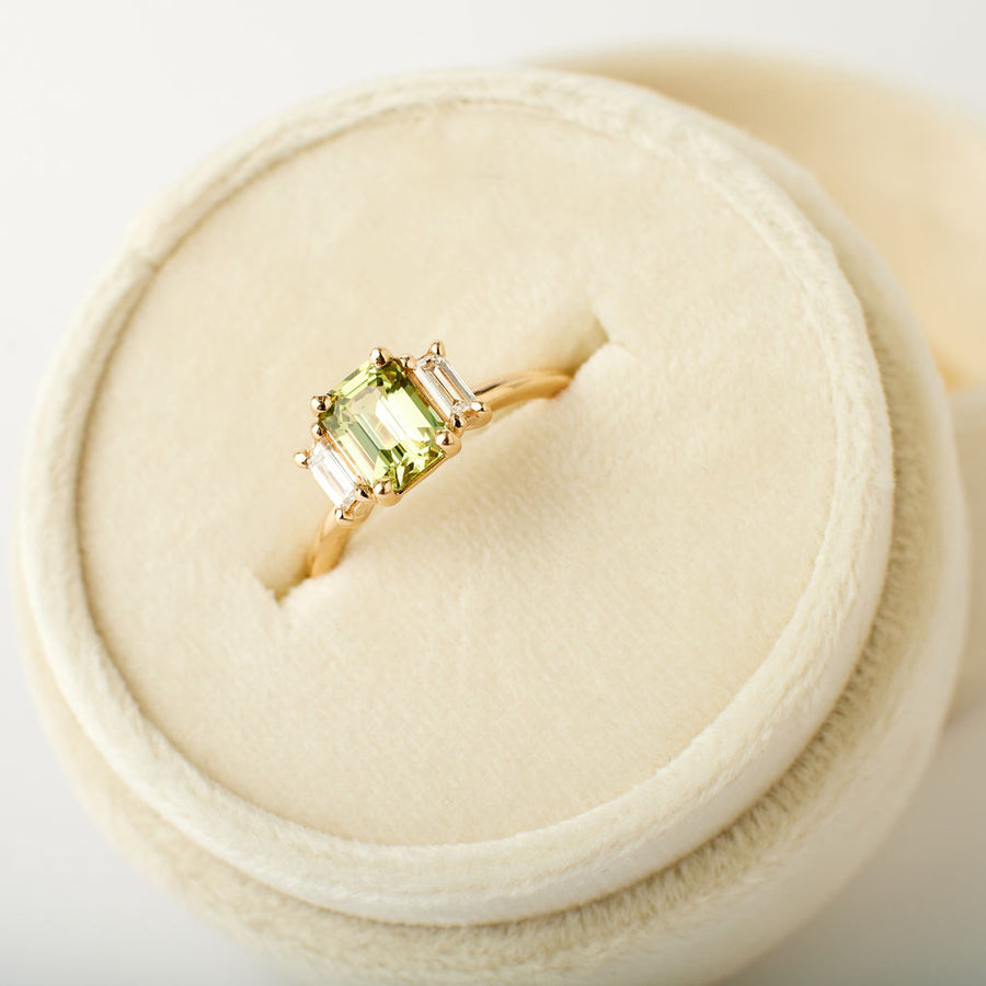 Jacey ring - 1.28 carat yellow-green sapphire
